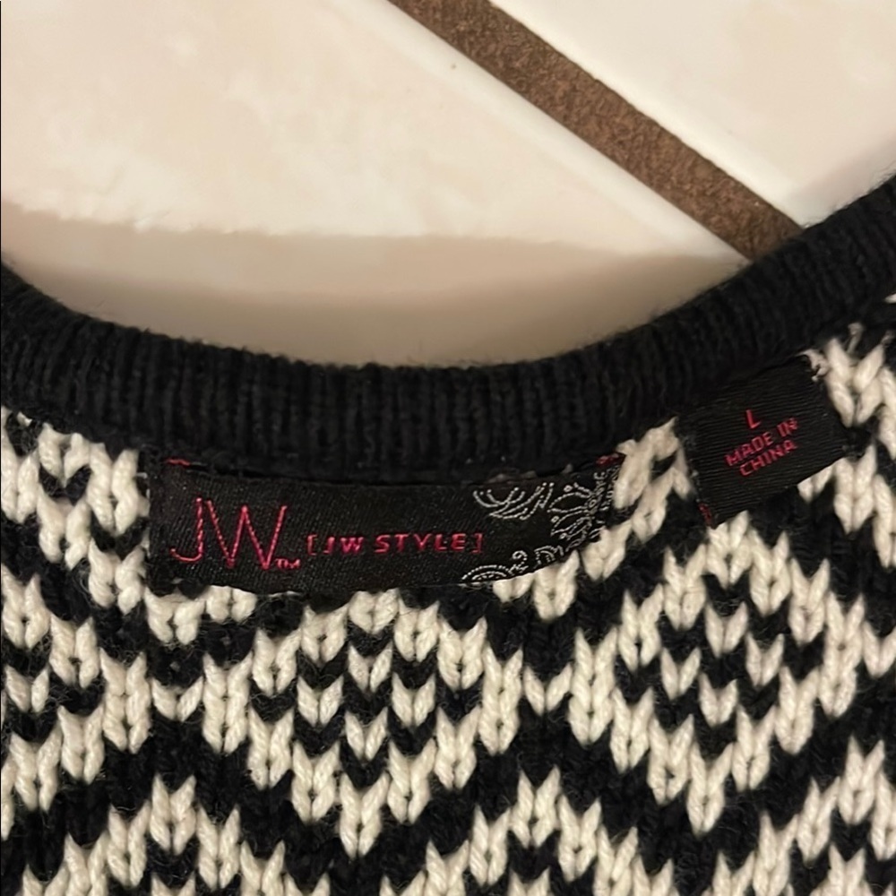 JW Style Black and White Knit Poncho - Picture 2 of 4